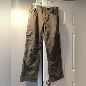 Kuhl women’s size 8. Excellent condition no flaws